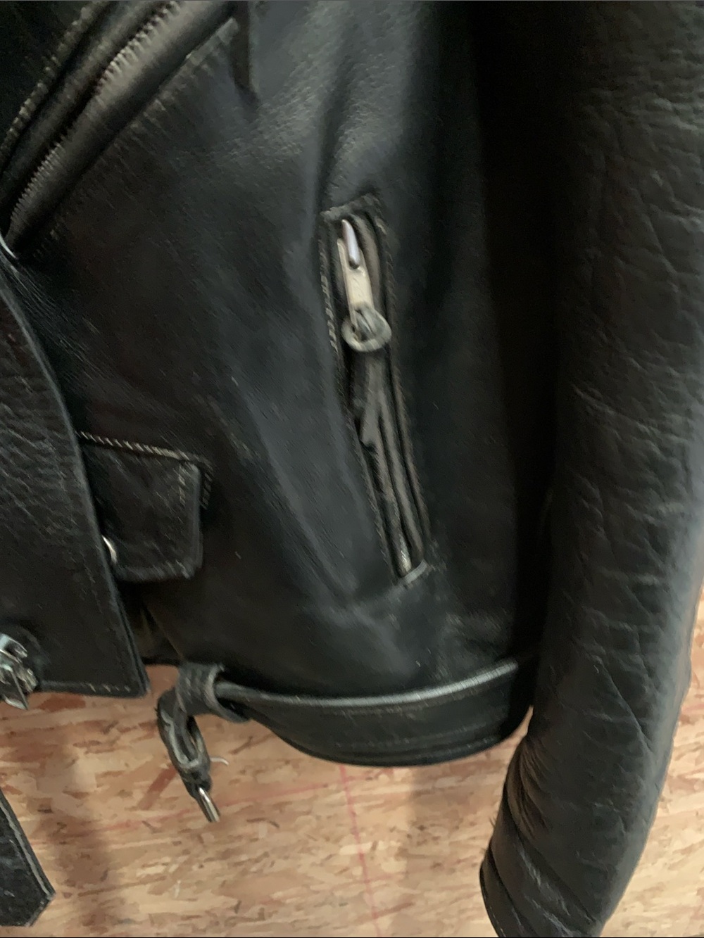 Leather jacket - Picture 3 of 4